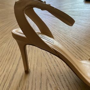 Steve Madden Sandal w heel